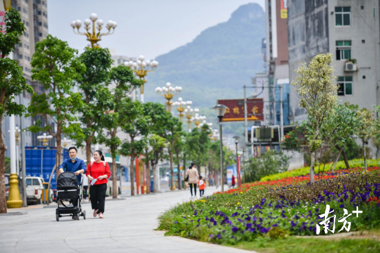 街頭一景。曾亮超 攝